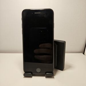 Apple Iphone 8 Unlocked 256GB With Charger